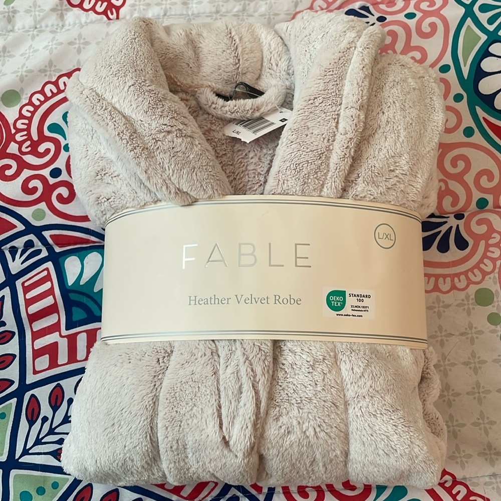 Fable heather velvet robe